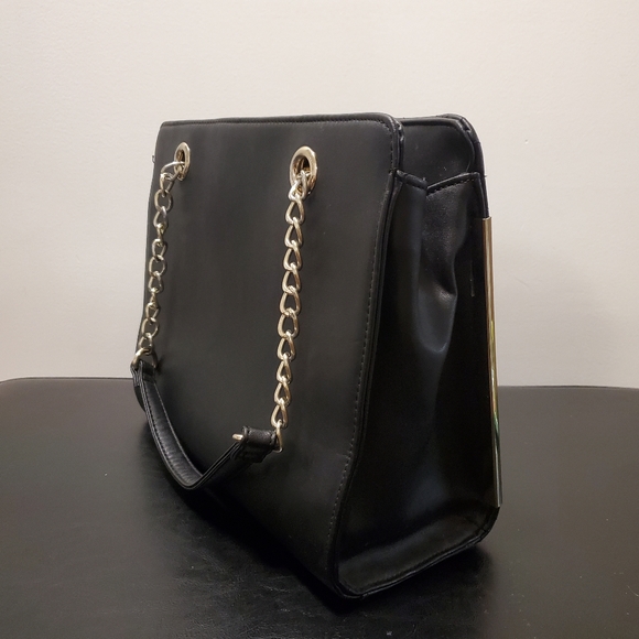 Black Guess Purse Handbag 🖤 - Picture 3 of 11